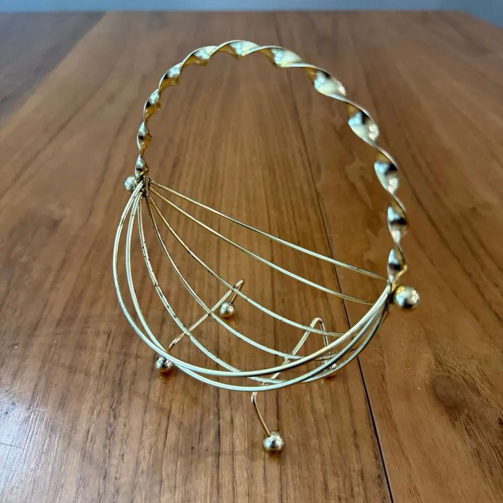 Brass Footed Wire Basket Twist Handle 5.5” x 6.5”